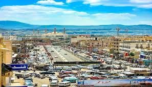 عصابة الحوثي تبتز عامل نظافة أبلغ عن رضيعة متوفاة برصيف السائلة في صنعاء