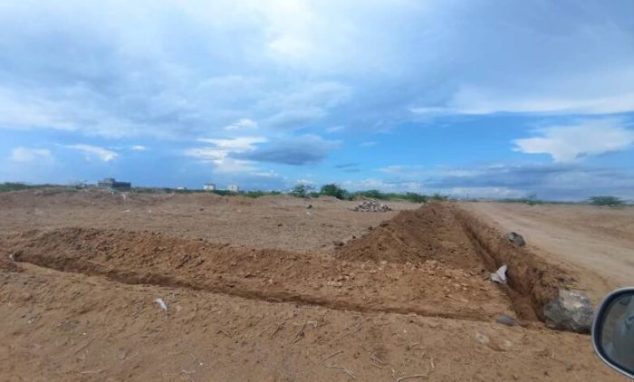 الأمن يمنع نهب أرض مقبرة في المخاء