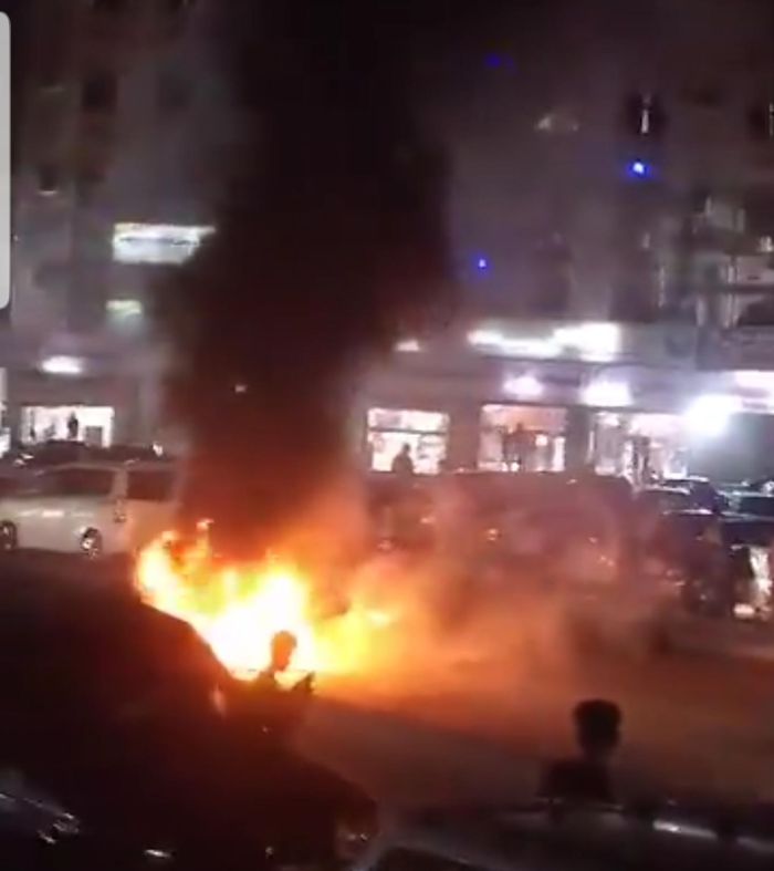 احتجاجات شعبية غاضبة بحضرموت تنديدًا بانقطاع الكهرباء وغياب الخدمات