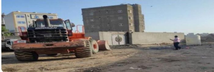 إزالة استحداث بناء لأحد المتنفذين بشارع في دار سعد