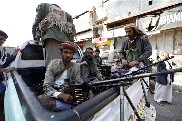 تهدد بإغلاق المحلات التجارية.. مليشيات الحوثي تفرض جبايات جديدة في مناطق سيطرتها
