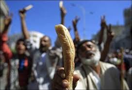 13 عاما من الأزمات والحروب.. منجزات الفوضى .. فساد الأدوات يصل إلى أسعار "الروتي" ويهدد ما تبقى من سبل الحياة  لدى اليمنيين