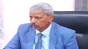 محافظ لحج يوجه باحتجاز ثلاثة مسؤولين بمكتب النظافة والتحسين