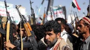 تعز .. محتجون ينددون بجريمة اعتقال عصابة الحوثي لموظفي المنظمات الأممية والدولية