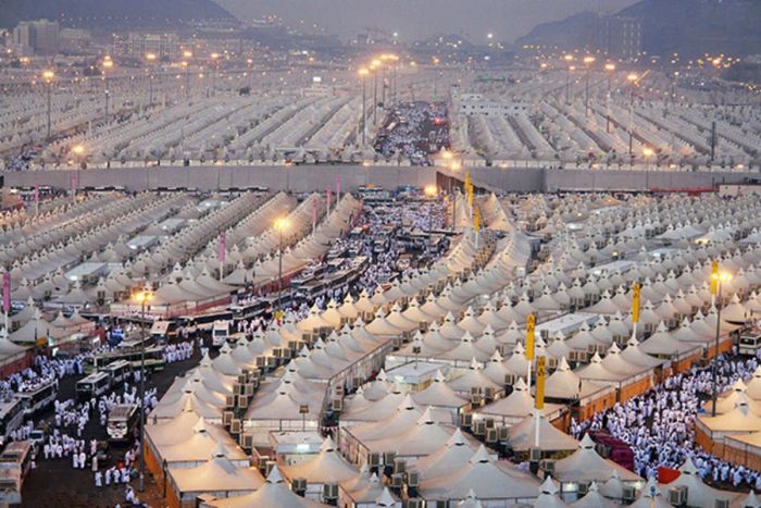 انطفاء الكهرباء يلاحق الحجاج اليمنيين في مخيماتهم بمنى