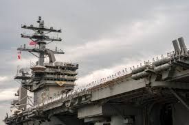 "أيزنهاور" يسخر من ادعاءات الحوثي إغراق حاملة الطائرات الأمريكية لأكثر من مرة