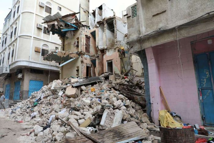 ضحايا بانهيار منزل في المكلا