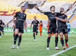 يطارد بيراميدز.. الأهلي يقفز لوصافة الدوري بالفوز على الداخلية 2-1