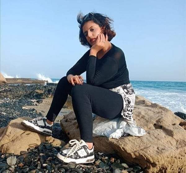 على الطريقة الحوثية .. اعتقال عارضة أزياء وزوجها في مدينة المكلا بحضرموت