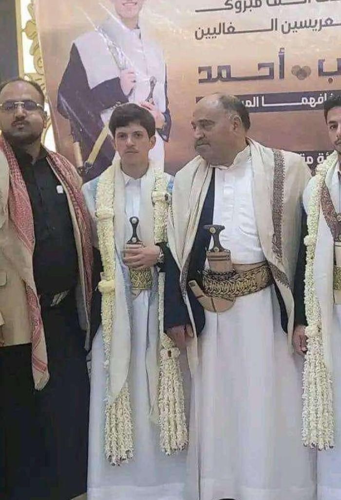 قدموا إلى صنعاء بدراجات نارية وأصبحوا  يسكنون القصور ..