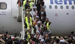 رئيس وفد الحكومة بشأن الأسرى: دعوة الأمم المتحدة لمفاوضات جديدة تزامنت مع اختطافات صنعاء