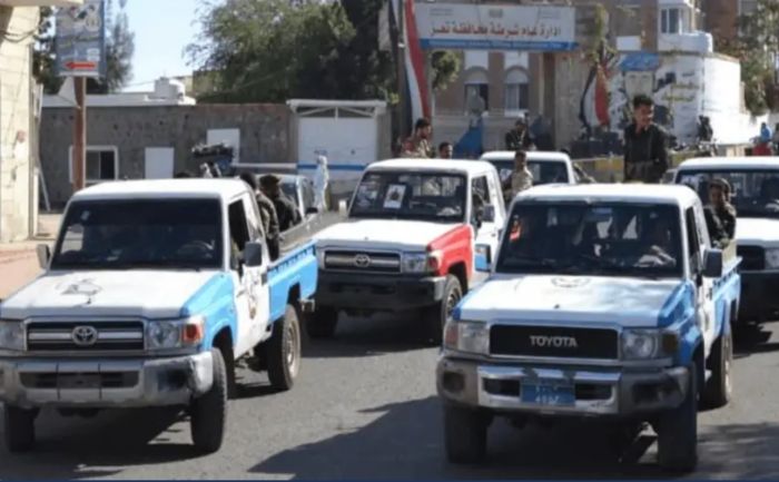 استياء سكان تعز من التعقيدات الأمنية أثناء تنقلهم إلى سكن آخر