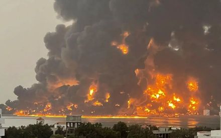 آخر تطورات غارات العدو الصهيوني الأول على اليمن .. الحوثيون يرتكبون أكبر جريمة بحق اليمنيين  