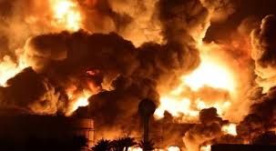 تنسيق أمريكي-إسرائيلي-إيراني لقصف الحديدة ومغادرة الحوثيين المواقع قبل الضربة بساعة