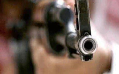 مسلح حوثي يقتل شقيقه على قطعة أرض في إب