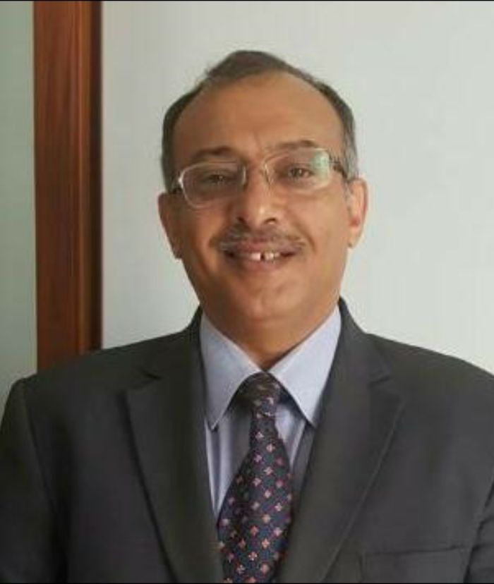 اقترح حلًا لتجنب نهب أراضي جامعة صنعاء ..  أستاذ جامعي : عصابة الحوثي اتبعت سياسة ممنهجة وعدائية تجاه التعليم في اليمن