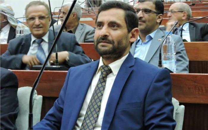 نائب يكشف برنامج حكومة الحوثي:   استمرار نهب المواطنين دون تحسين أوضاعهم