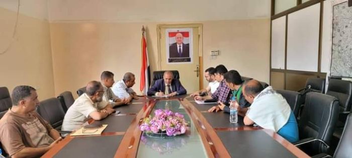 وكيل أول محافظة تعز يلتقي ممثلي الشركة الاستشارية لمناقشة تاهيل الشبكة الداخلية للكهرباء