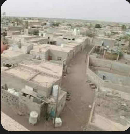  مليشيا الحوثي تمنع سكان "منظر"من العودة لمنازلهم وتحفر أنفاقًا ترتبط بمطار الحديدة