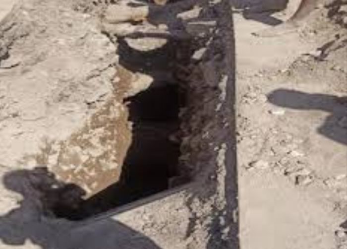  وفاة عامل داخل حفرة للصرف الصحي في عدن