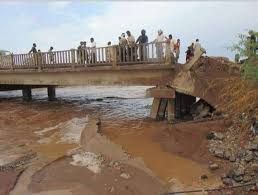  الحديدة .. جسر المسعودي يوشك على الانهيار الكلي والحوثي يكتفي بنهب جبايات إصلاح الطرق