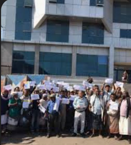  ملتقى النازحين يتوعد الحكومة بالتصعيد لتجاهلها مطالب الموظفين