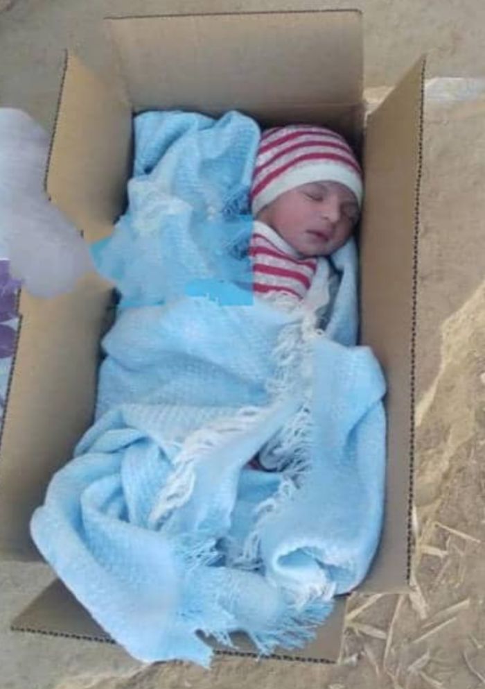  العثور على طفلة حديثة الولادة مرمية أمام مستشفى الجمهورية في عدن