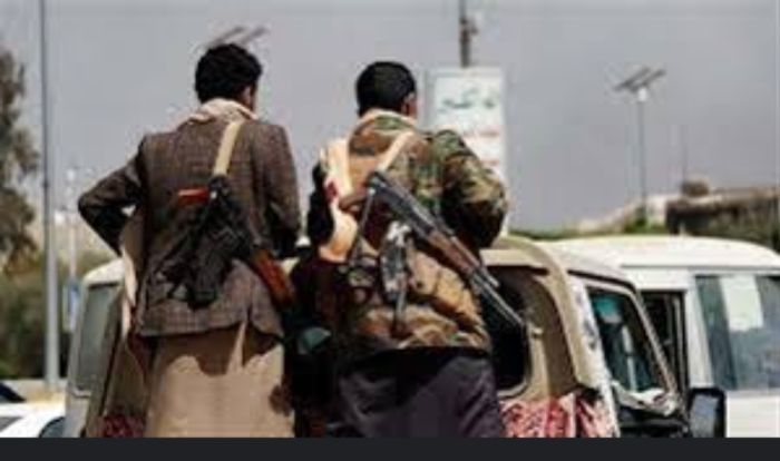  عصابة الحوثي تعتدي على عدد من التجار والباعة في إب