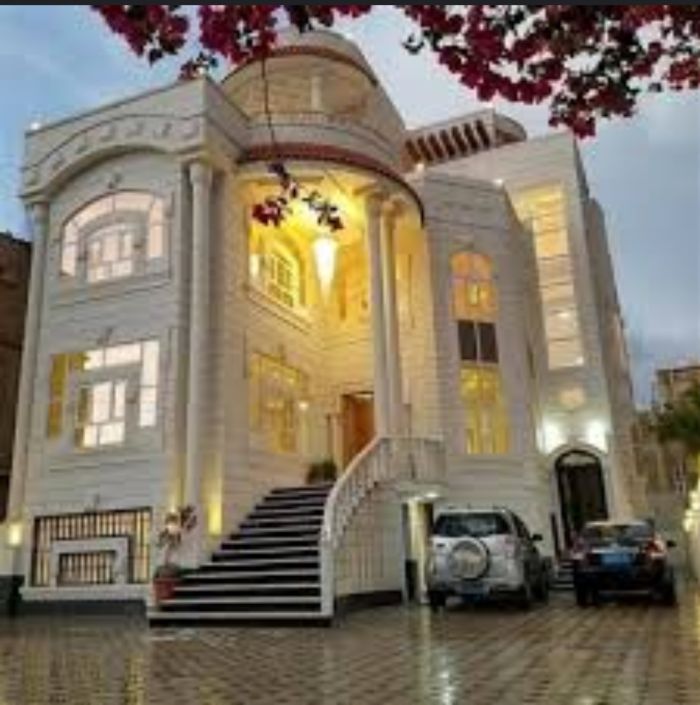  حركة البناء شبه متوقفة  والقيادات الحوثية وحدها من تُشيّد القصور