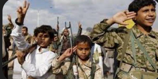  في تصعيد خطير .. عصابة الحوثي تُجبر أطفال الحديدة على التجنيد قسرًا