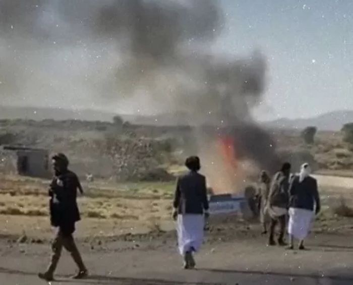  انقلاب سيارة واحتراقها في ذمار