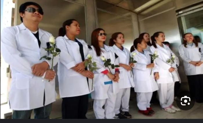  تعليق التعاقد مع الأطباء الأجانب في اليمن