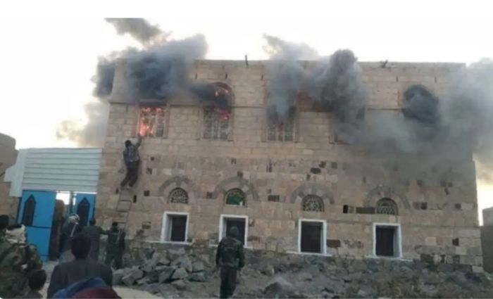  تفاقم الأزمة الإنسانية في قيفة .. شيخ قبلي يُحمّل عصابة الحوثي مسؤولية التصعيد في البيضاء  