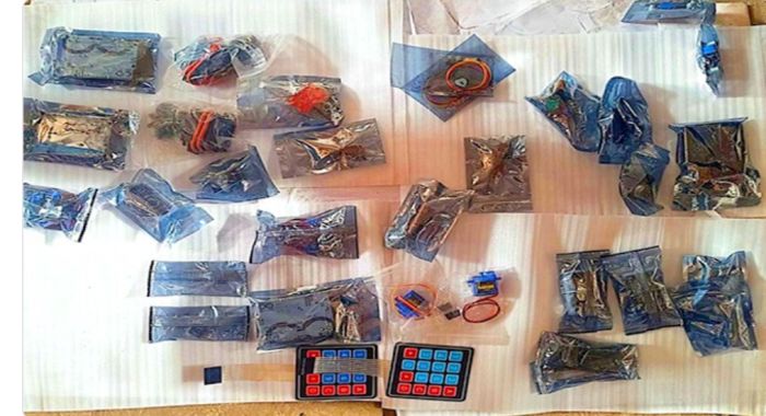  جمارك عدن تضبط شحنة محركات وقطع إلكترونية تستخدم في الطائرات المسيّرة