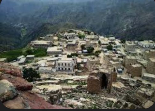  بسبب قطع عصابة الحوثي للطرق .. معاناة التنقل تطال الموتى