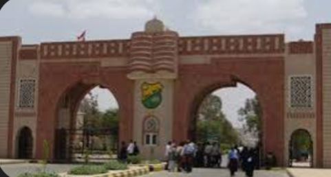  طلاب جامعة صنعاء يرفضون تحويل الحوثي جامعتهم إلى  منصة لبث الطائفية