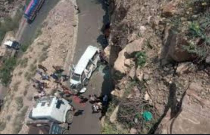  26 وفاة وإصابة بحوادث مرورية في المحافظات المحررة خلال يوم