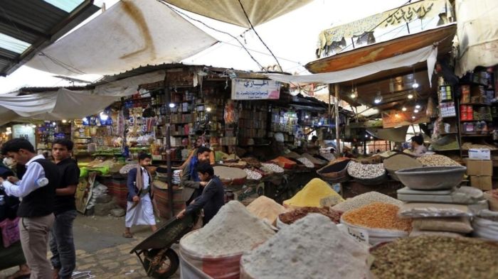  الحوثي يغرق السوق المحلية بصنعاء بمشتقات ايرانية مغشوشة