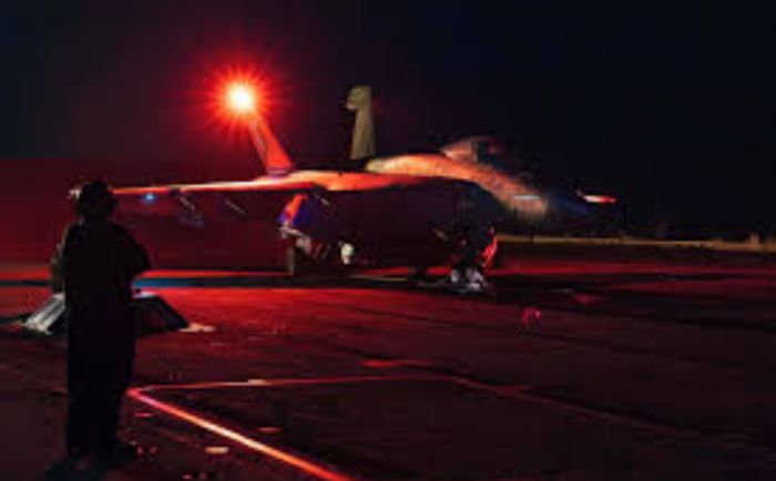  الطيران الأمريكي يشن غارات جديدة على مواقع للحوثي في صنعاء وصعدة