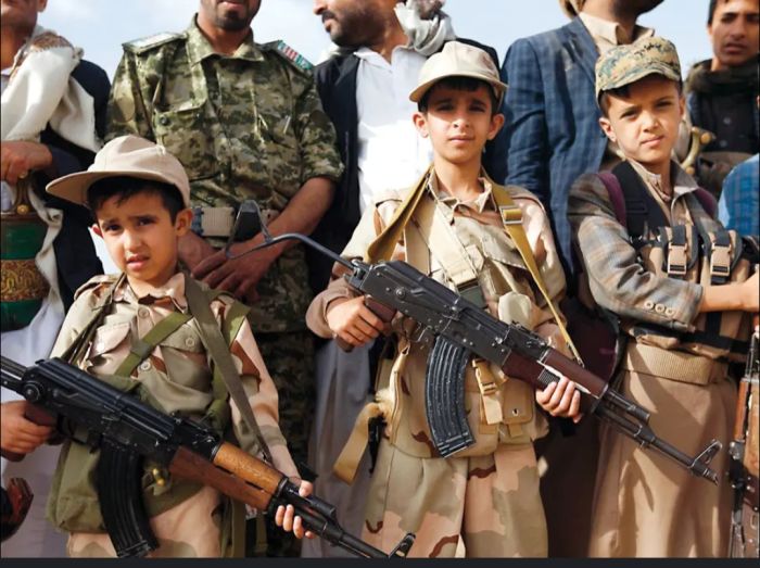  معسكرات الحوثي الصيفية .. محطة موسمية لتفخيخ عقول الأطفال