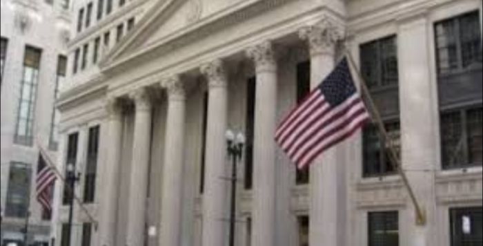  الخزانة الأمريكية تفرض عقوبات على بنك اليمن الدولي ومسؤوليه بتهمة دعم عصابة الحوثي