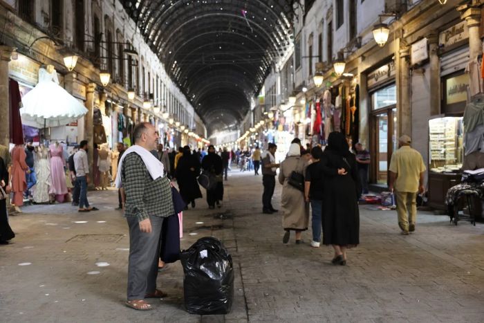 فرحة تعم شوارع سوريا بعد قرار ترمب رفع العقوبات الأميركية