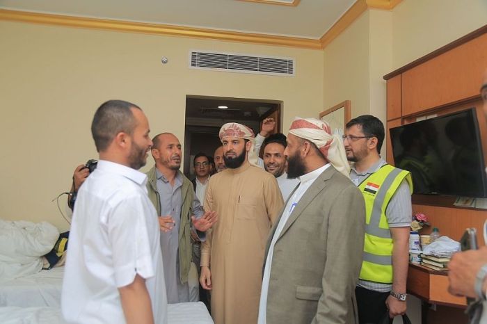 وزير الأوقاف: تفويج 7 آلاف حاج يمني جواً عبر مطارات عدن وسيئون والغيضة والريان