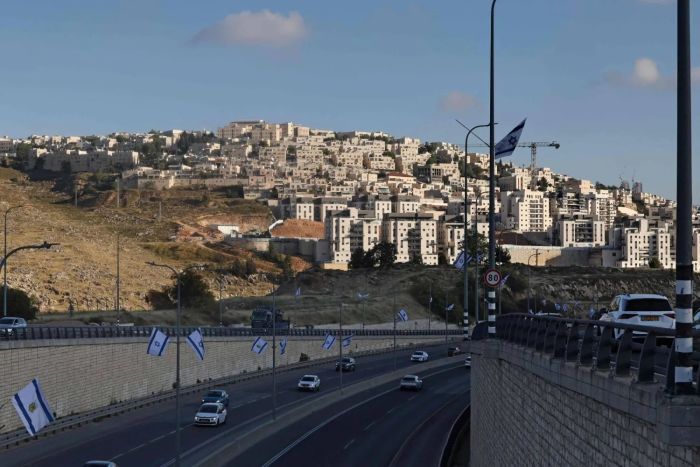 وفاة إسرائيلية حامل متأثرة بإصابتها جراء إطلاق نار في الضفة الغربية أمس