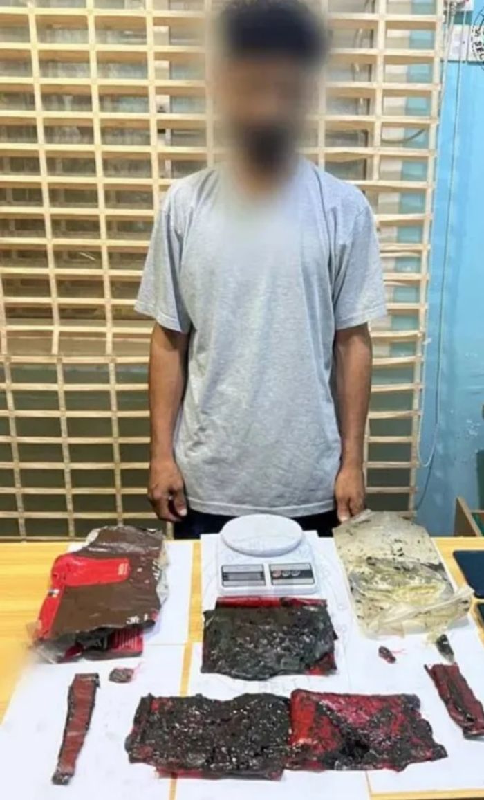  القبض على مروج للمخدرات وسحب أدوية هندية بعدن