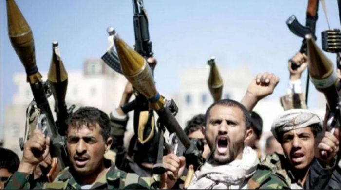  عصابة الحوثي تفرض جبايات كبيرة على سائقي شاحنات النقل في الحديدة