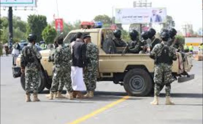  أكثر من مليار دولار .. عصابة الحوثي تكشف عن إيرادات مهولة لموانئ الحديدة