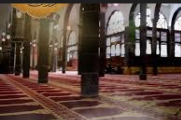  مليشيا الحوثي تطالب بإخلاء جامع في ذمار وتهدد بالسطو عليه