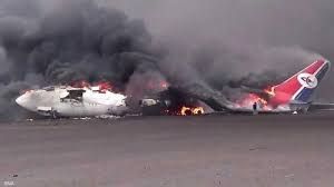  صراع داخل "الغنيمة الحوثية" يتحول لعراك عنيف بين قياديين في مطار صنعاء