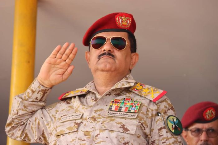 وزير الدفاع: هدفنا انهاء الإرهاب الحوثي واستعادة مؤسسات الدولة ورفرفة علم الجمهورية